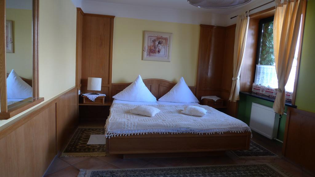 Gosciniec Stara Kuznia Hotel Debska Kuznia Kamer foto