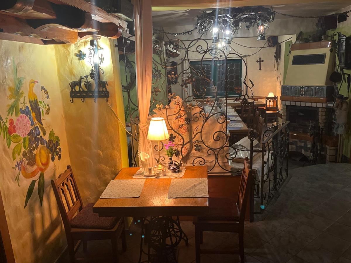 Gosciniec Stara Kuznia Hotel Debska Kuznia Buitenkant foto