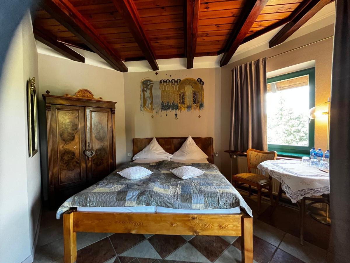 Gosciniec Stara Kuznia Hotel Debska Kuznia Buitenkant foto