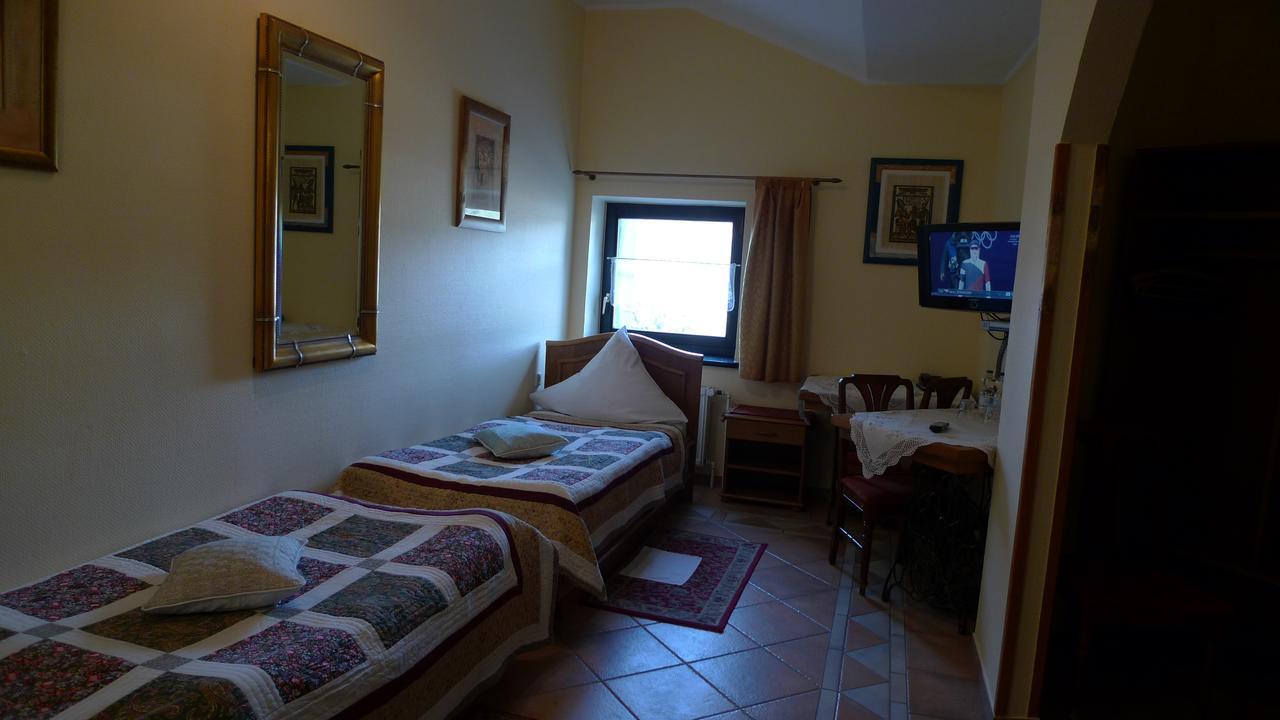 Gosciniec Stara Kuznia Hotel Debska Kuznia Buitenkant foto