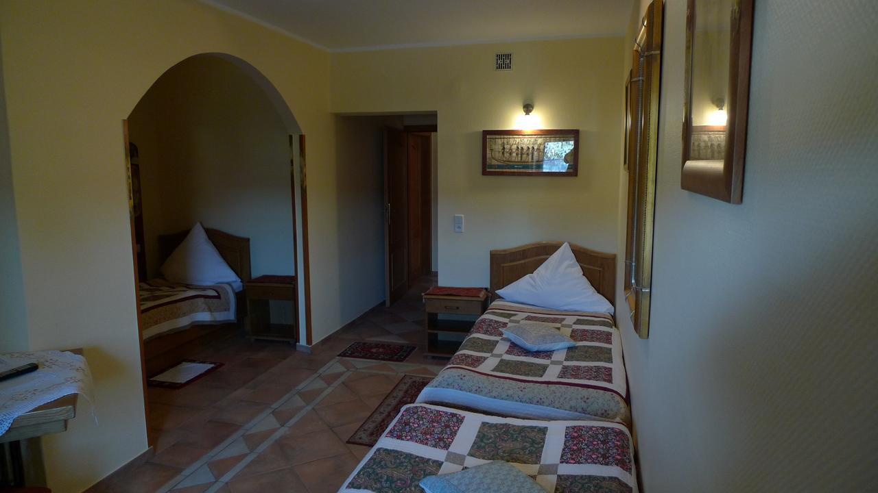 Gosciniec Stara Kuznia Hotel Debska Kuznia Buitenkant foto